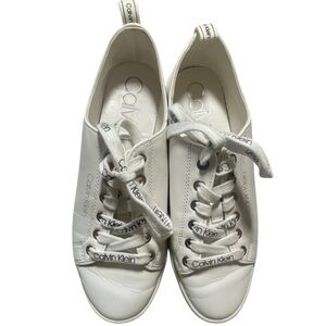 Women’s size 9 Calvin Klein White sneaker trainer walking shoes.